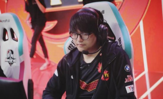 2025 LPL赛季赛制新规揭晓 季后赛决胜局将取消选边